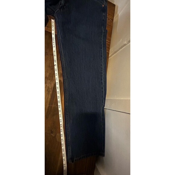 Levi’s 505 Medium Wash 42x32 Men’s Jeans - Picture 7 of 7